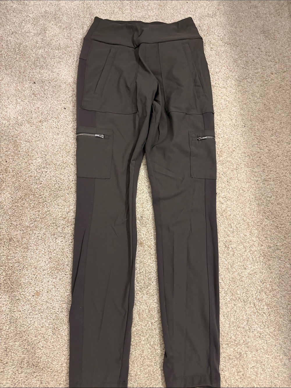 Athleta Green Cargo-Style Performance Leggings